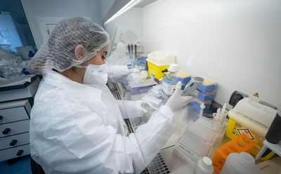 Нигерийский ученый изучает вариант коронавируса в стране